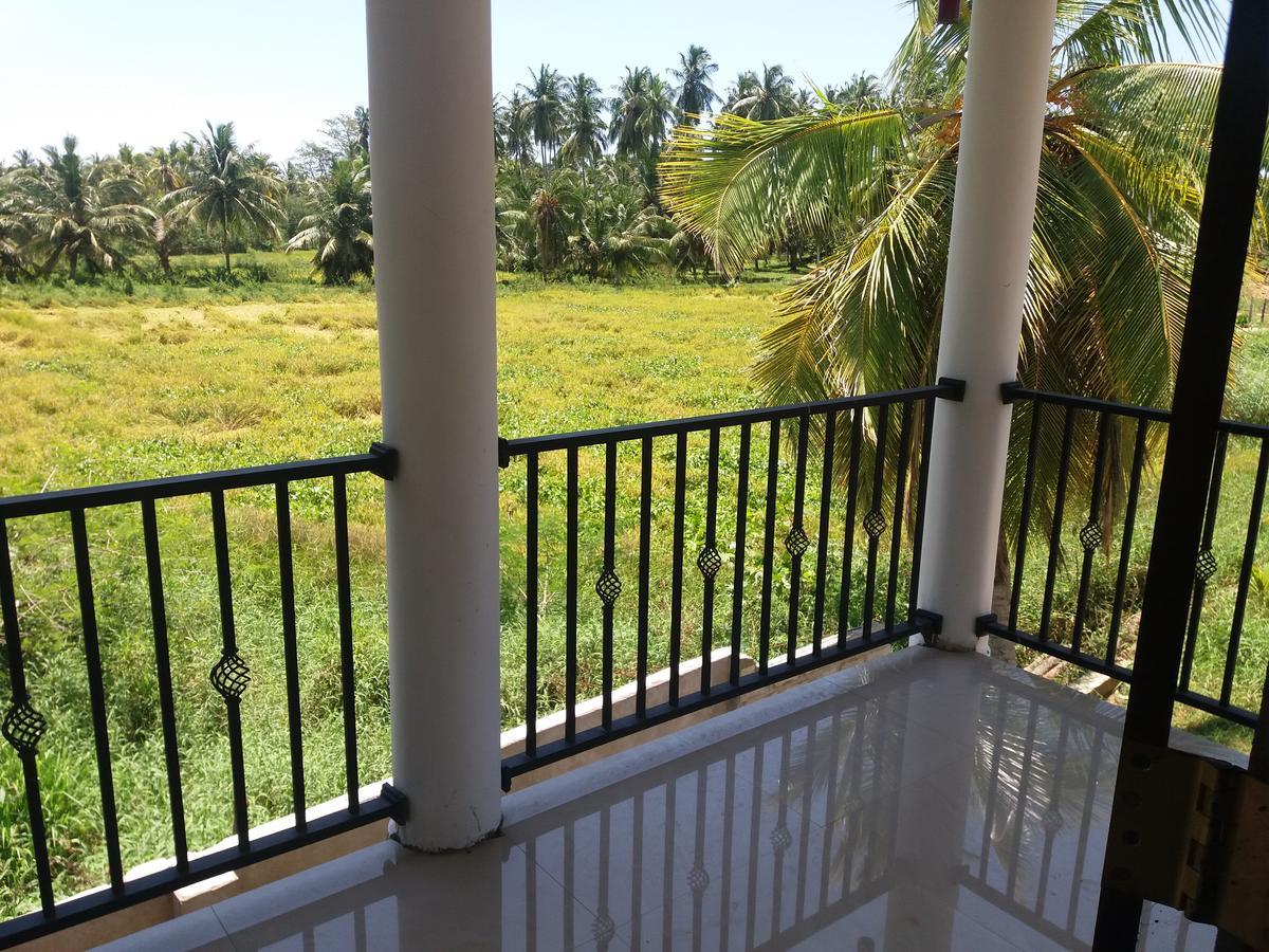 Amawin Resort Hambantota Exteriör bild