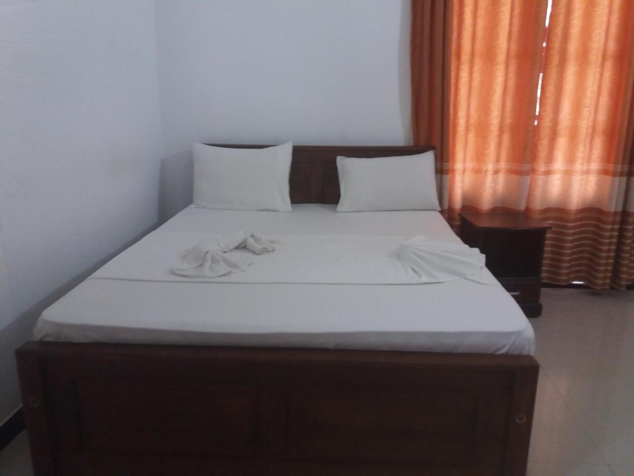 Amawin Resort Hambantota Exteriör bild